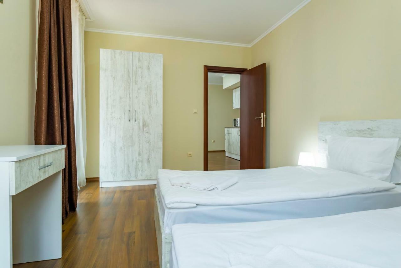 Rose Gardens Apart Hotel 포마리 외부 사진